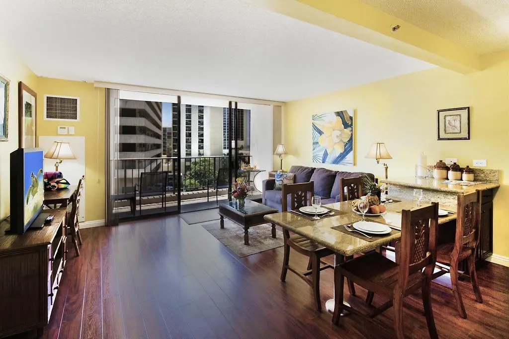 Waikiki Sunset Mountain View Near Beach With Parking Honolulu Apartment